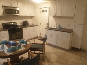 Private kitchen - Beautiful 2-bedroom basment house with your own entrance (Sandy)