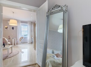 Internet, bed sheets - Superior One Bedroom Apartment with Sea View (Pula)