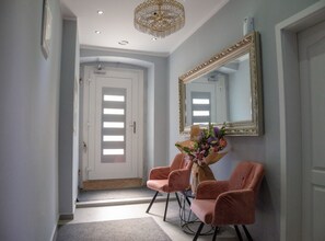 Interior - Superior One Bedroom Apartment with Sea View (Pula)