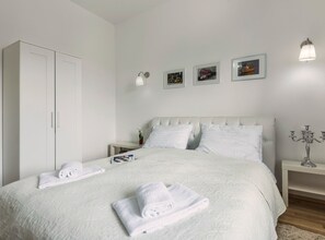 Internet, bed sheets - Standard One Bedroom Apartment with Sea View (Pula)