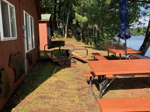Lakeside Lodging, Multi-Cabin Lake Frontage!