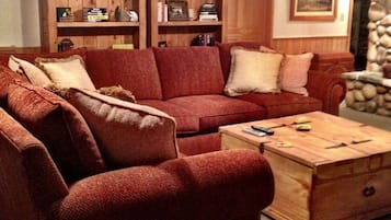 Hytte – deluxe, utsikt mot innsjø | Oppholdsområde