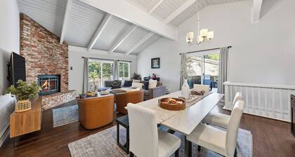 Pinecone Peak by Avantstay Incline Village Condo + Fireplace + Balconies + Pool Access