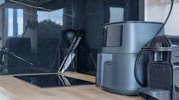 Apartment, 1 Bedroom, Smoking | Private kitchen