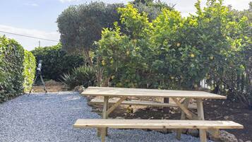 Apartment, 1 Bedroom, Smoking | Outdoor dining