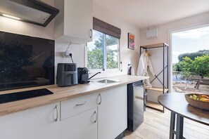 Apartment, 1 Bedroom, Smoking | Private kitchen