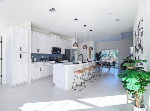 4-bedroom Brand New Property in North Port - 10 mins from Warm Mineral Springs