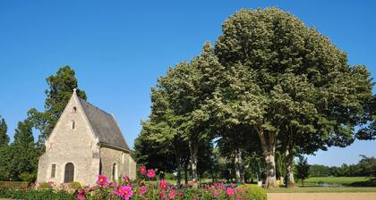 Between Angers, Le Mans and Saumur, a gîte in a château near the Loire.