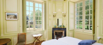 Between Angers, Le Mans and Saumur, a gîte in a château near the Loire.