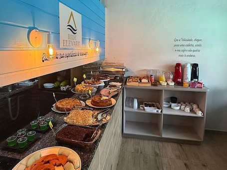 Comfort Double Room, Garden View | Dining. Pousada Ilha do Sol