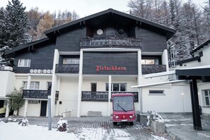 Exterior - Private Whole-Hotel in Saas-Fee 360  Alpine Views, Sauna & Hot Tub (Saas-Fee)