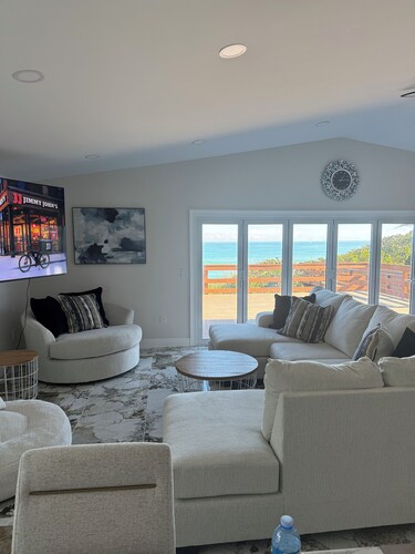 Private Beach & Ocean Views! Modern 2 bedroom house in Melbourne Beach, FL
