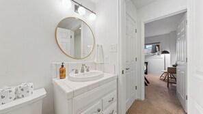 Apartment (3 Bedrooms) | Interior - Golden Mountain Chalet by Avantstay Incline Village Stay + Minutes to Lake Tahoe, Skiing + Scenic Trails (Incline Village)