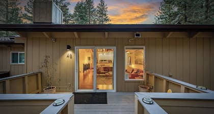 Golden Mountain Chalet by Avantstay Incline Village Stay + Minutes to Lake Tahoe, Skiing + Scenic Trails