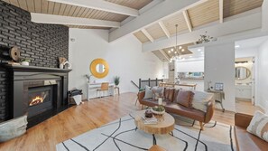 Apartment (3 Bedrooms) | Interior - Golden Mountain Chalet by Avantstay Incline Village Stay + Minutes to Lake Tahoe, Skiing + Scenic Trails (Incline Village)