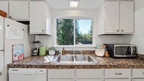Apartment (3 Bedrooms) | Interior - Golden Mountain Chalet by Avantstay Incline Village Stay + Minutes to Lake Tahoe, Skiing + Scenic Trails (Incline Village)