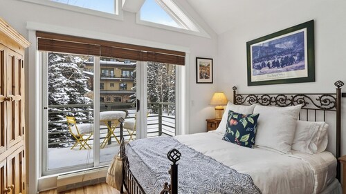 Blue Mesa Lodge 33C by Avantstay Ski-access Studio in Telluride's Mountain Village Steps From Lifts