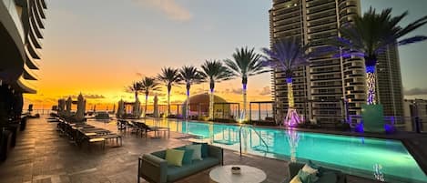 Outdoor pool, a heated pool