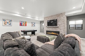 TV connectée, cheminée