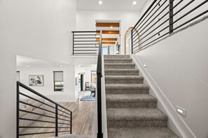 Interior - Lakewood Luxe 10 minutes to Red Rocks (Lakewood)