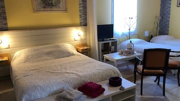 1 chambre, fer et planche Ă repasser, accĂšs Internet, draps fournis