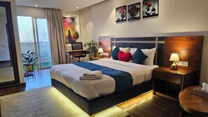 1 chambre, bureau, fer et planche à repasser, accès au Wi-Fi (inclus)