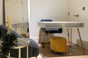 Interior - Stylish New-Build Flat for 2 in Battersea (London)