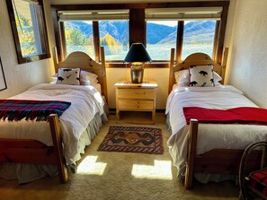 4 Schlafzimmer, Schreibtisch, Bügeleisen/Bügelbrett, kostenloses WLAN