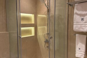 Dusche, Handtücher, Seife, Toilettenpapier