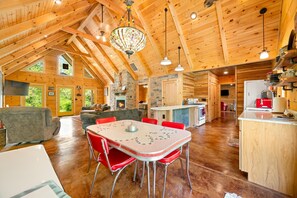 Interior - Luxury Log Cabin, Pet Friendly, Hot Tub, Golfing, Near Brown County State Park (Nashville)