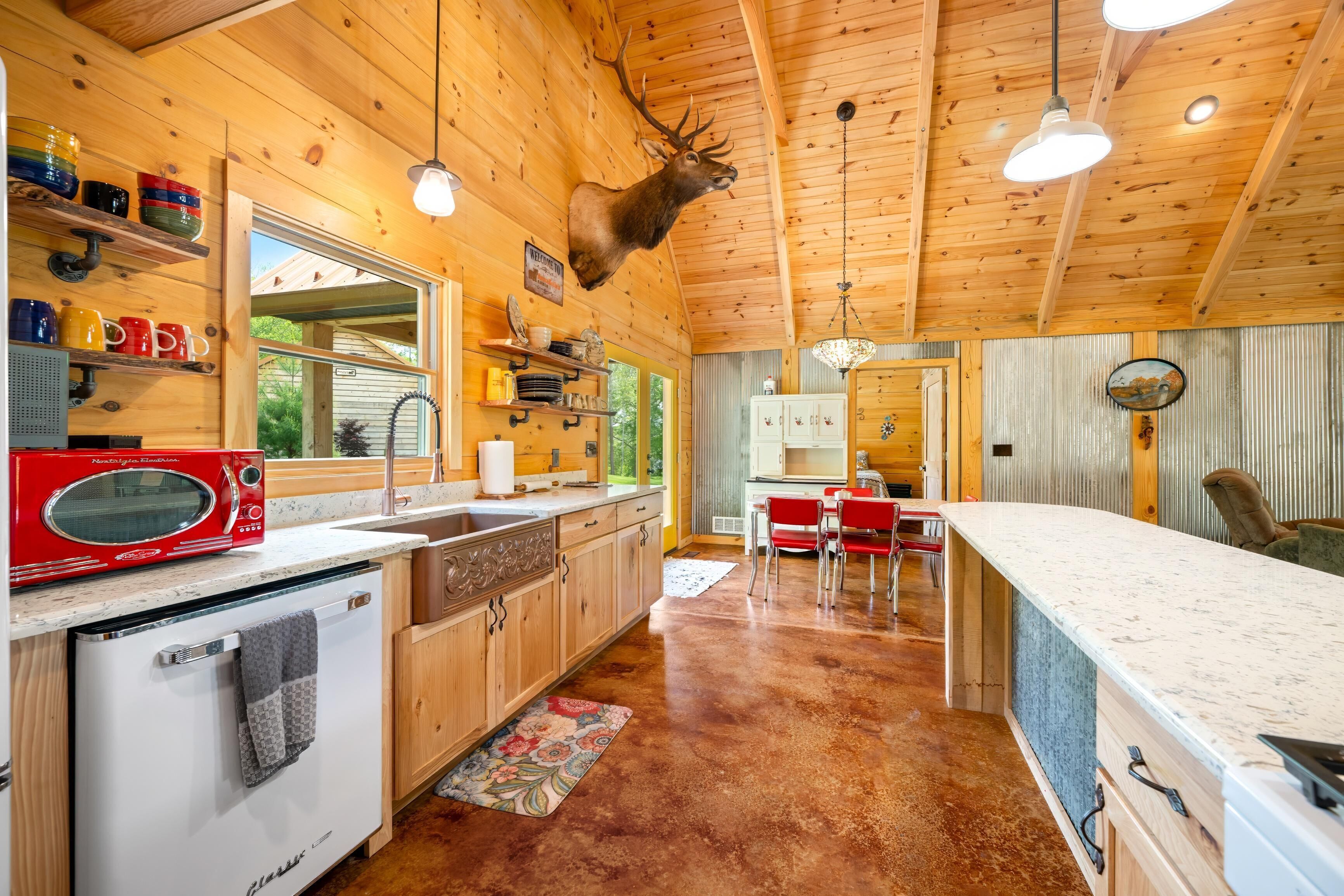 雪櫃、微波爐、焗爐、爐具