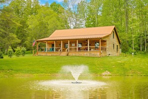 Exterior - Luxury Log Cabin, Pet-Friendly, Hot Tub, & Pond (Nashville)