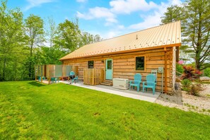 Exterior - Luxury Log Cabin, Pet-Friendly, Hot Tub, & Pond (Nashville)