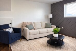 Smart TV - New Country 5 Bedroom 3 Bathrooms Retreat 2 Living Rooms Ski + Ogden (Hooper)
