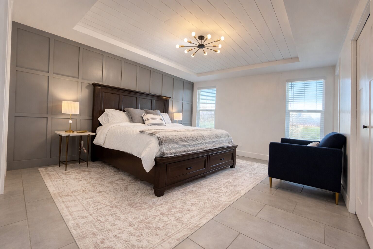 5 bedrooms, iron/ironing board, WiFi, bed sheets
