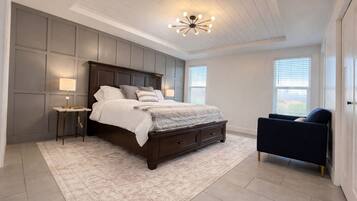 5 bedrooms, iron/ironing board, WiFi, bed sheets