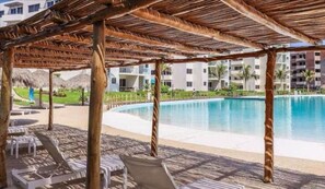 Pool - Apartment next to a crystal-clear lagoon (Mazatlán)