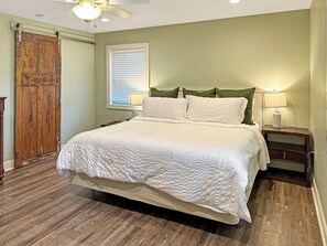 2 bedrooms, free WiFi, bed sheets - Restful Retreat: 2 BD by Ochsner (Jefferson)