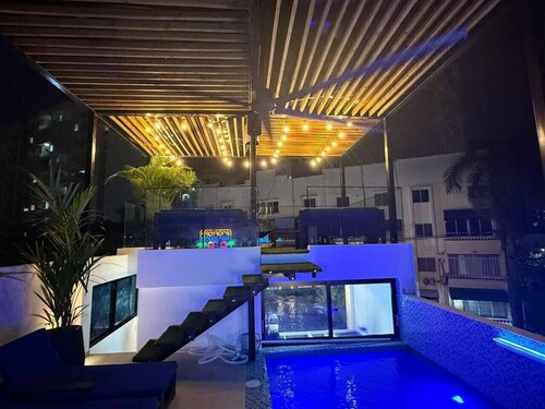 Aqua Vista Suite – Steps from the Rooftop Pool