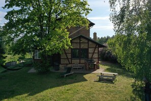 Outdoor dining - Vacation apartment in the old country station 2nd floor (Schwarz)