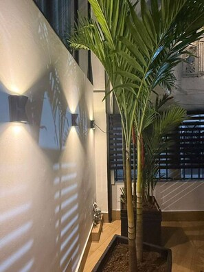 Interior - Republic Deluxe – Modern Queen Room + Rooftop (Cartagena de Indias)