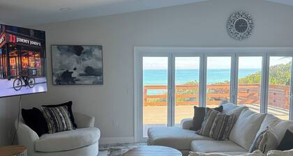 Stunning Ocean Views! 2-bedroom house, private beach in Melbourne Beach, FL