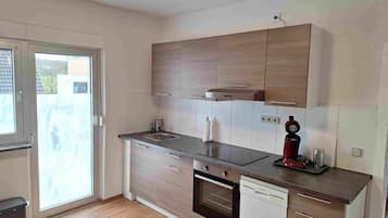 Kühlschrank, Ofen, Herdplatte, Geschirrspüler