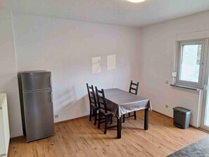 Dining - Vacation apartment Missionshausstrasse Your home within walking distance of the center of St. Wendel (St.Wendel)