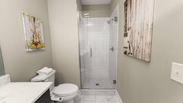 Douche, séchoir à cheveux, serviettes fournies