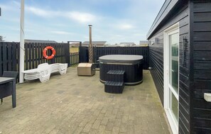Terrace/patio - Cozy home in Ulfborg with WiFi (Ulfborg)