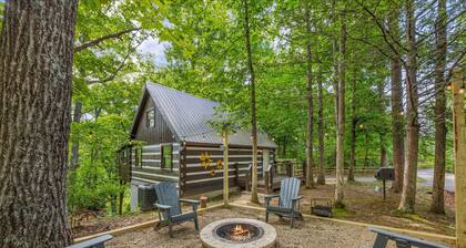 Peaceful Cabin Hot Tub, Fire pit. Near Pigeon Forge, Gatlinburg and GSM Nat Park