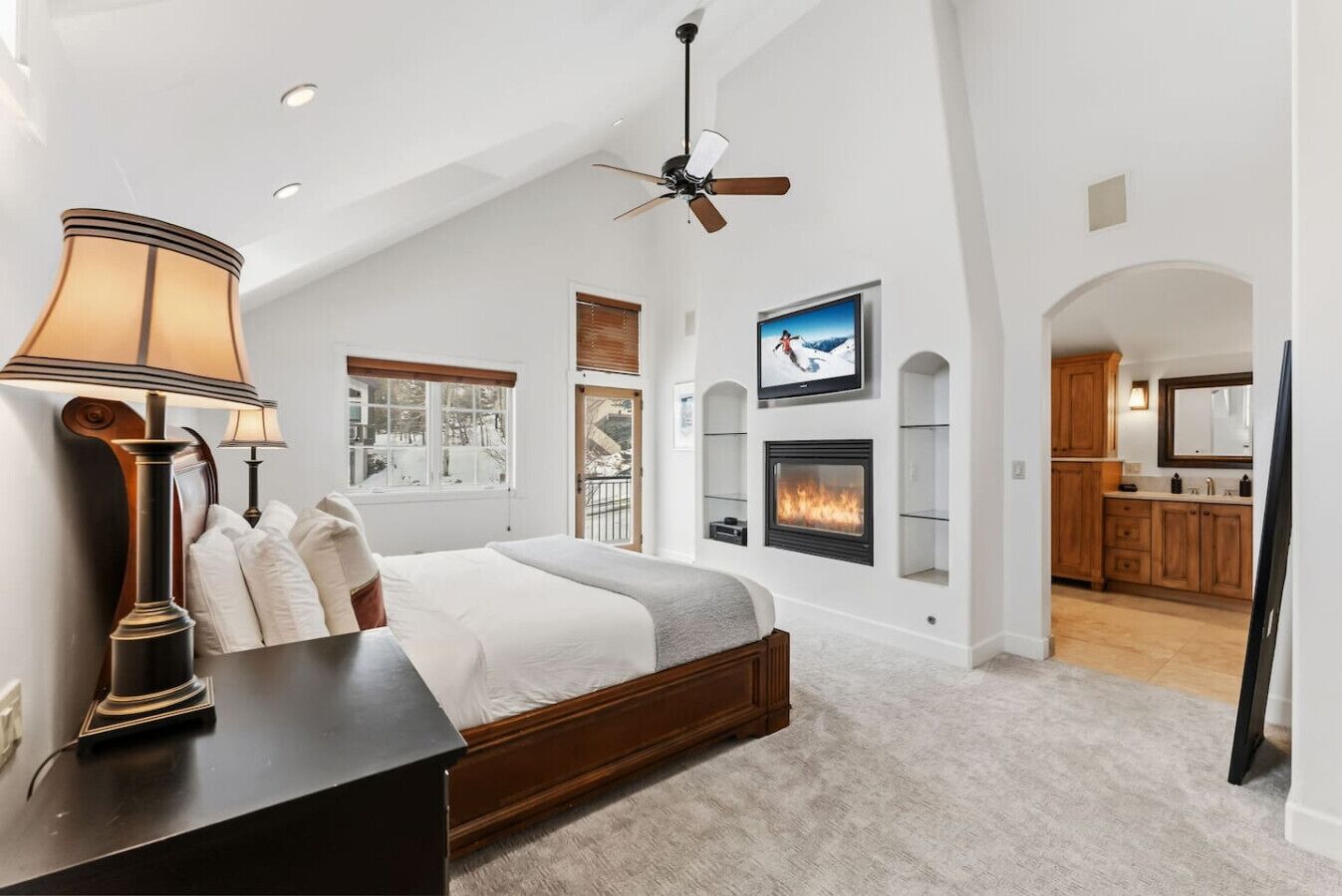 5 slaapkamers, een strijkplank/strijkijzer, wifi, beddengoed