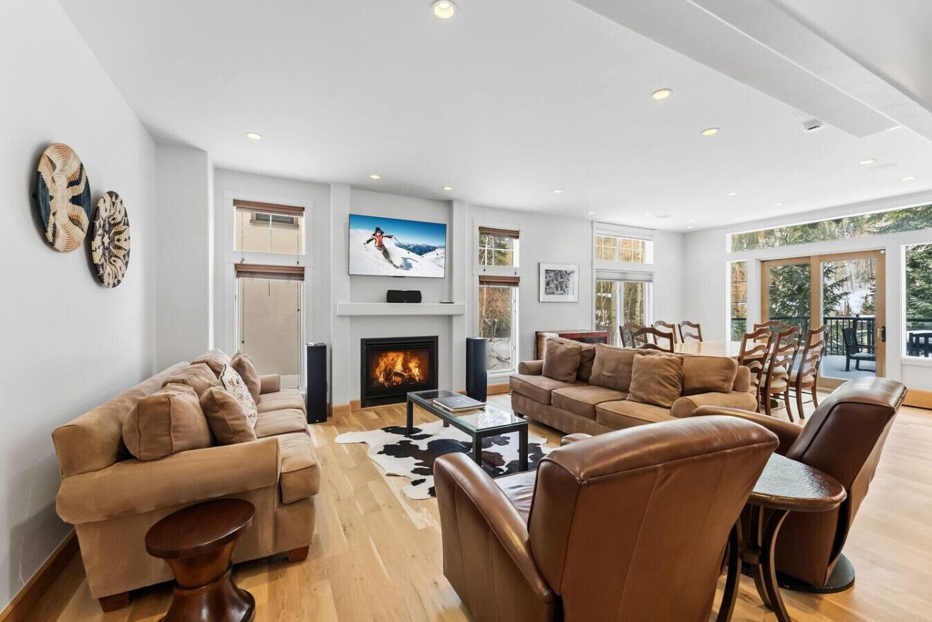 Televisie en een open haard