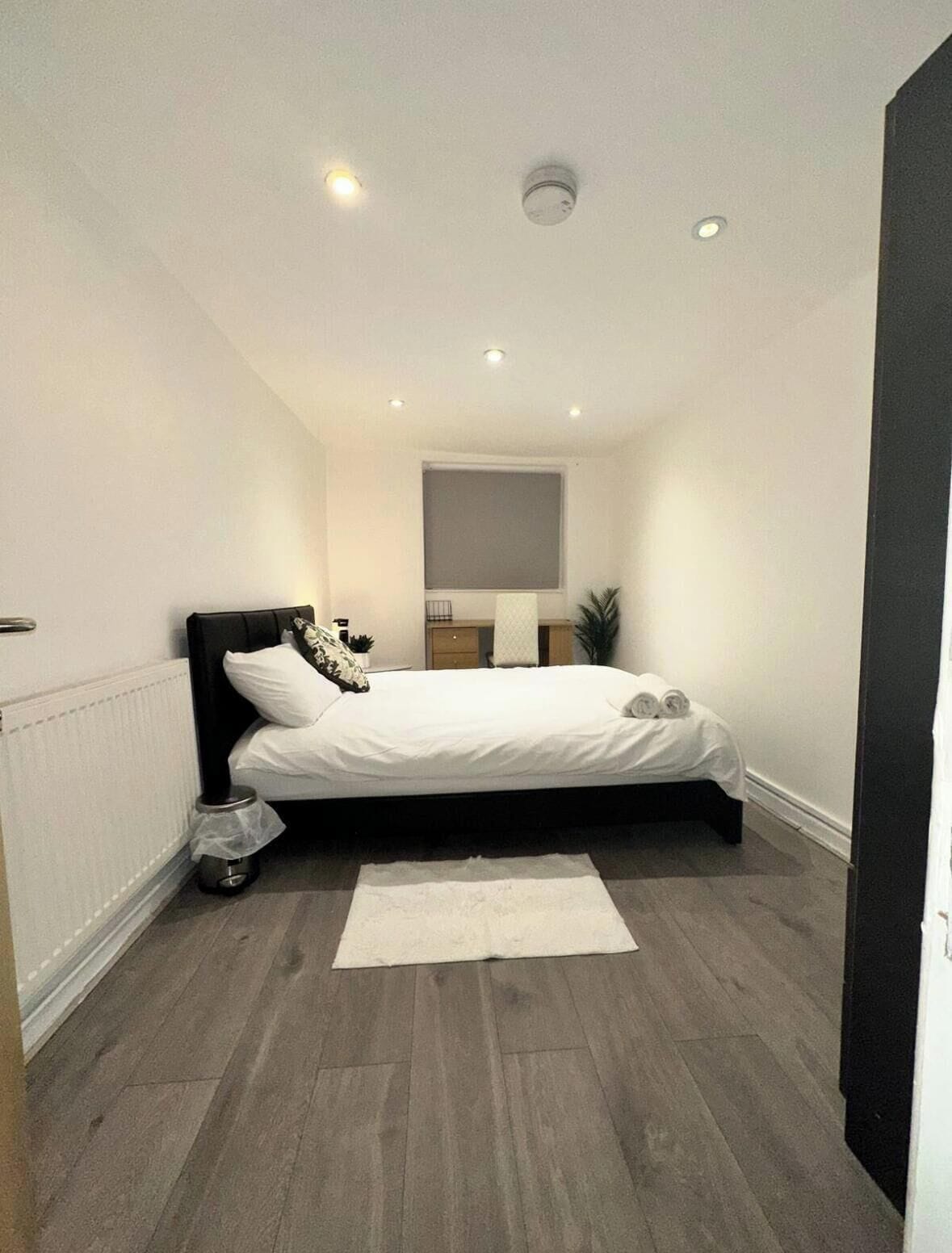 2 室のベッドルーム、WiFi、ベッドシーツ